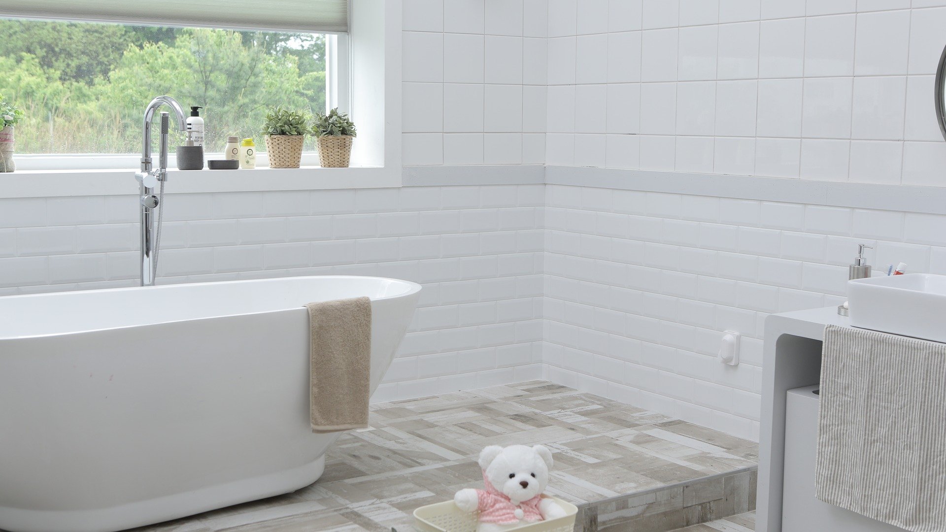 bathroom-1872193_1920 bathroom-1872193_1920